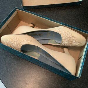 VINTAGE - Wedding shoes/heels!